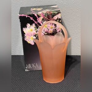 Mikasa Peach Bloom Leaf Basket 9in